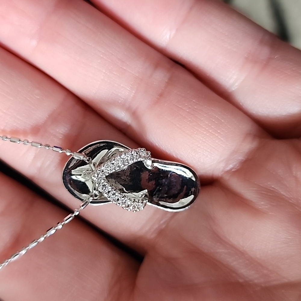 Cookie Leaf flip flop silvertone necklace**Everything Must Go SALE*
